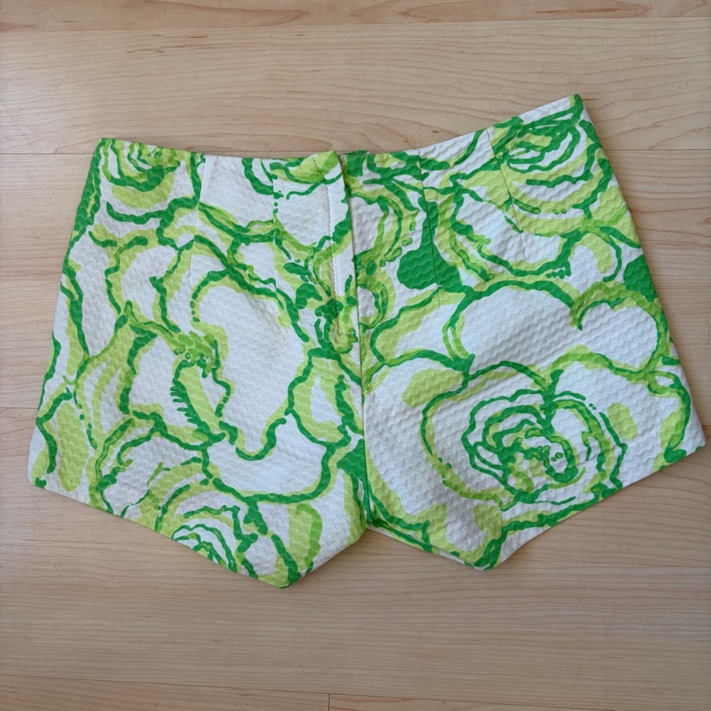 Lilly Pulitzer Sz 000 (XXS) Green and White Floral Shorts 100% Cotton Resortwear - Picture 3 of 7